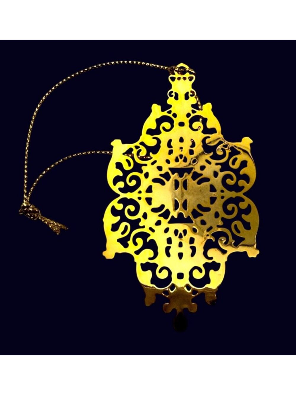Vintage Colonial Williamsburg Christmas Ornament 24K Gold Finish Filigree 3" - Picture 2 of 4